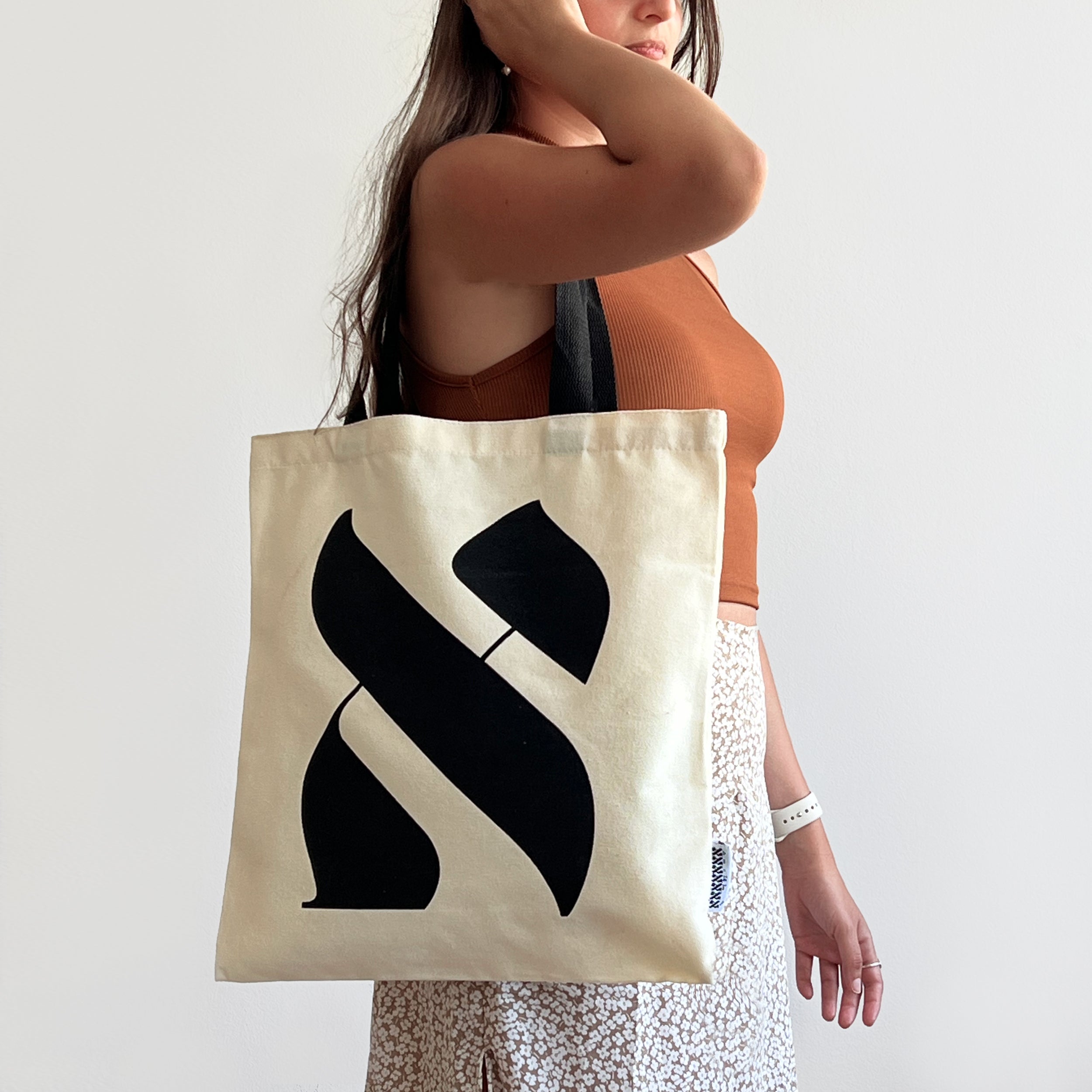 Alef Tote: Cream Cotton Elegance
