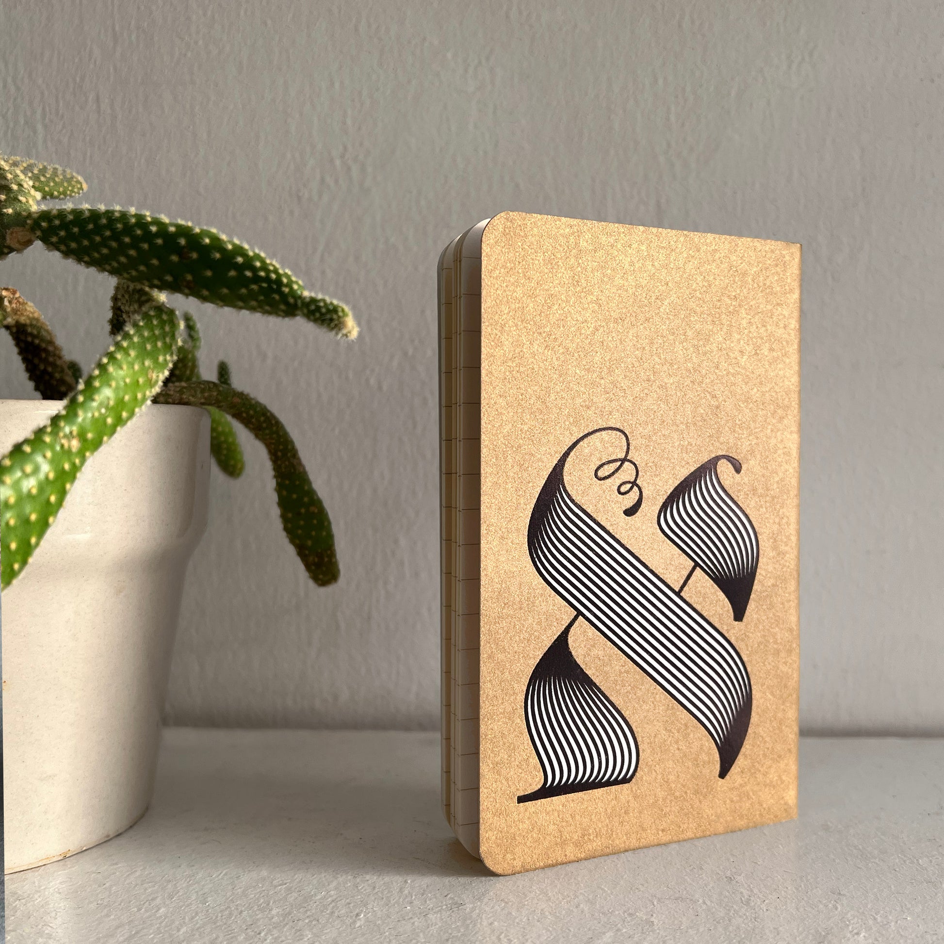 Golden Alef Notebook: Luxurious Elegance