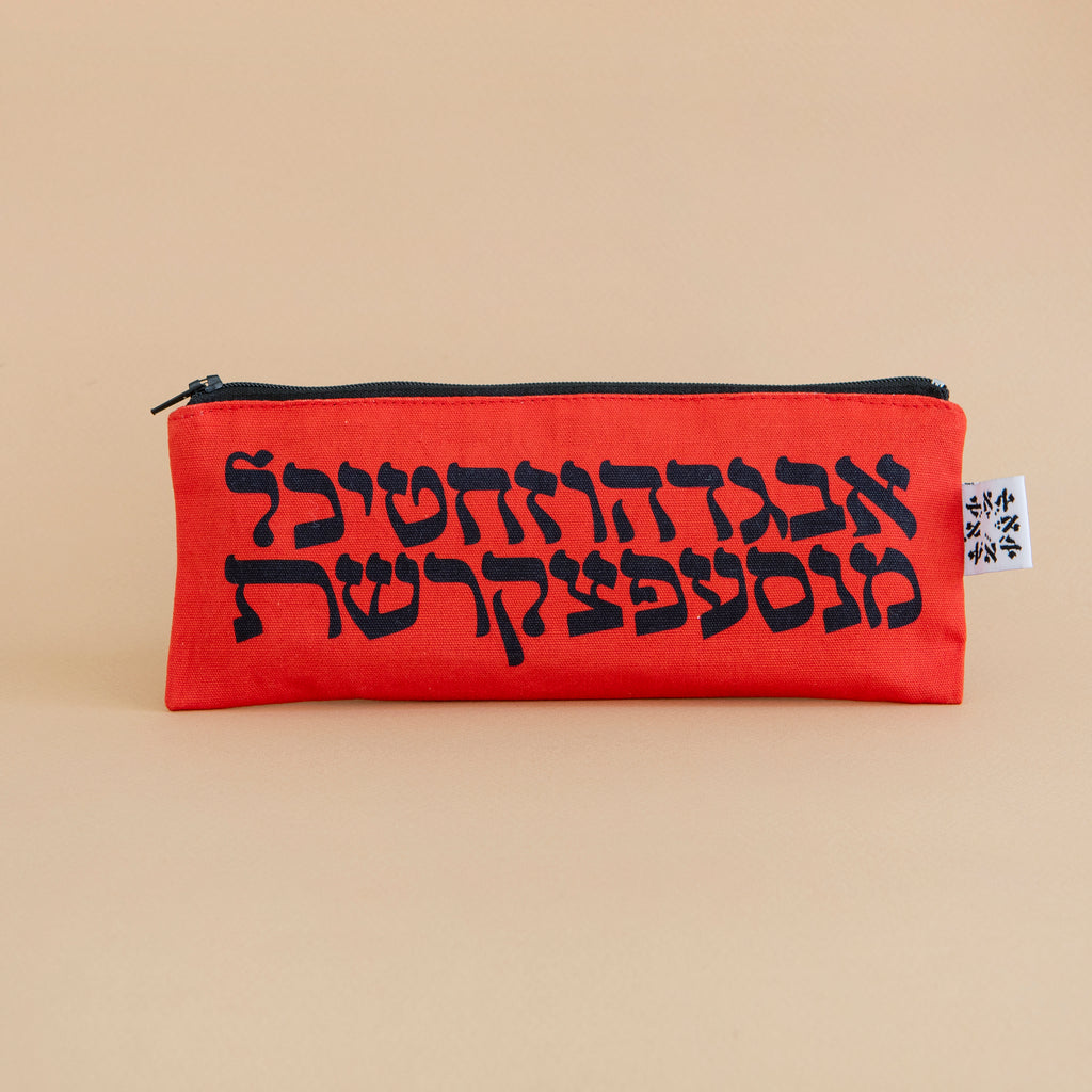 קלמר א-ת אדום שחור